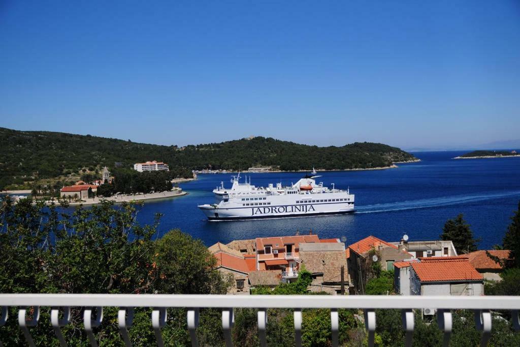 Luceissa Apartment Vis Bagian luar foto