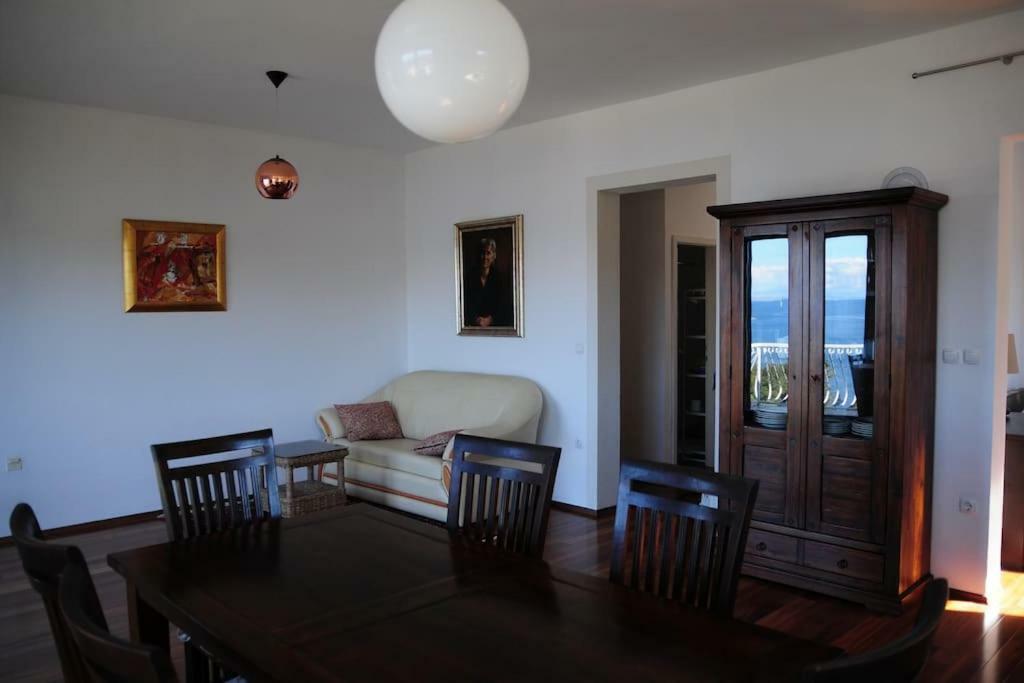 Luceissa Apartment Vis Bagian luar foto
