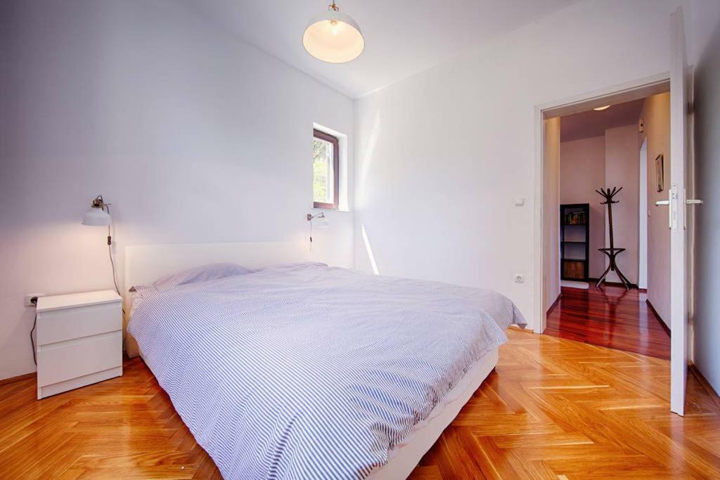 Luceissa Apartment Vis Bagian luar foto