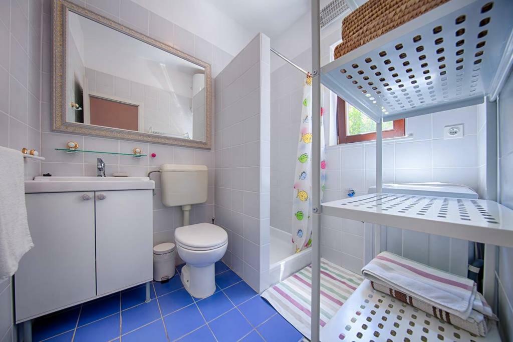 Luceissa Apartment Vis Bagian luar foto